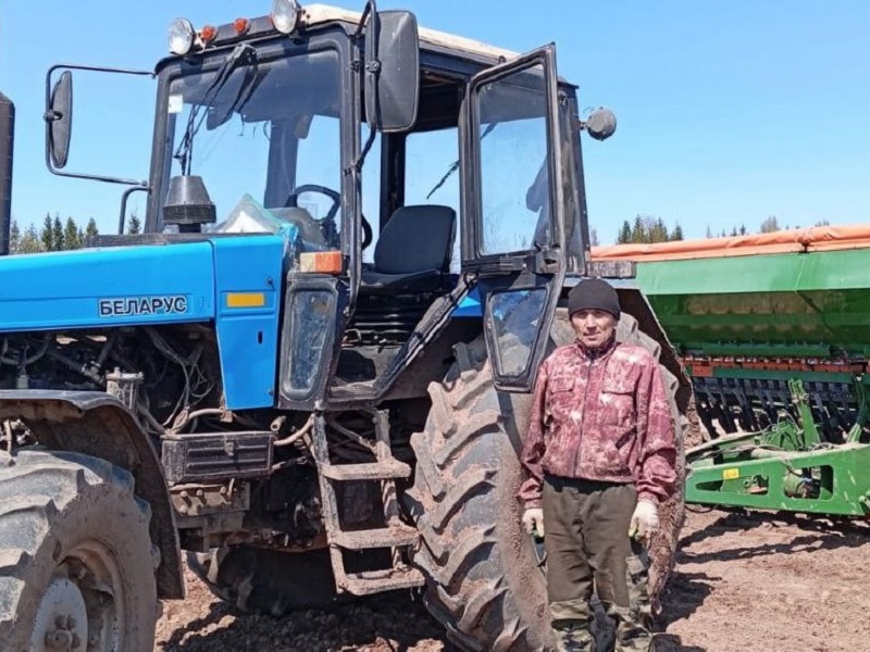 Спк СП (колхоз ) Ошаевский продолжает работы по севу яровых зерновых культур.